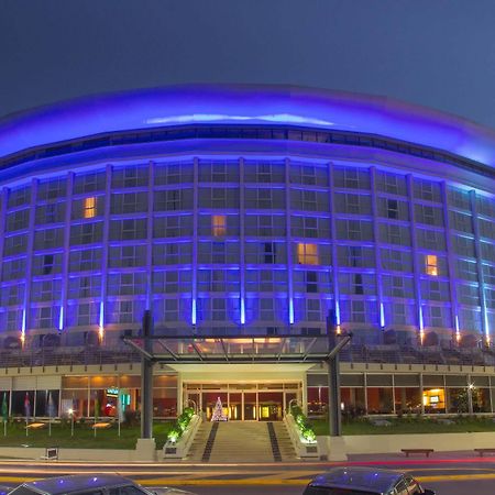Howard Johnson Plaza Resort & Casino Mayorazgo Parana Exterior photo The 10000-seat, 1967-built Houston Civic Center was the home of the Houston Rockets from 1975 to 1990.
