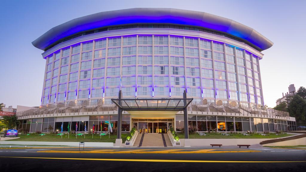 Howard Johnson Plaza Resort & Casino Mayorazgo Parana Exterior photo The hotel in 2012