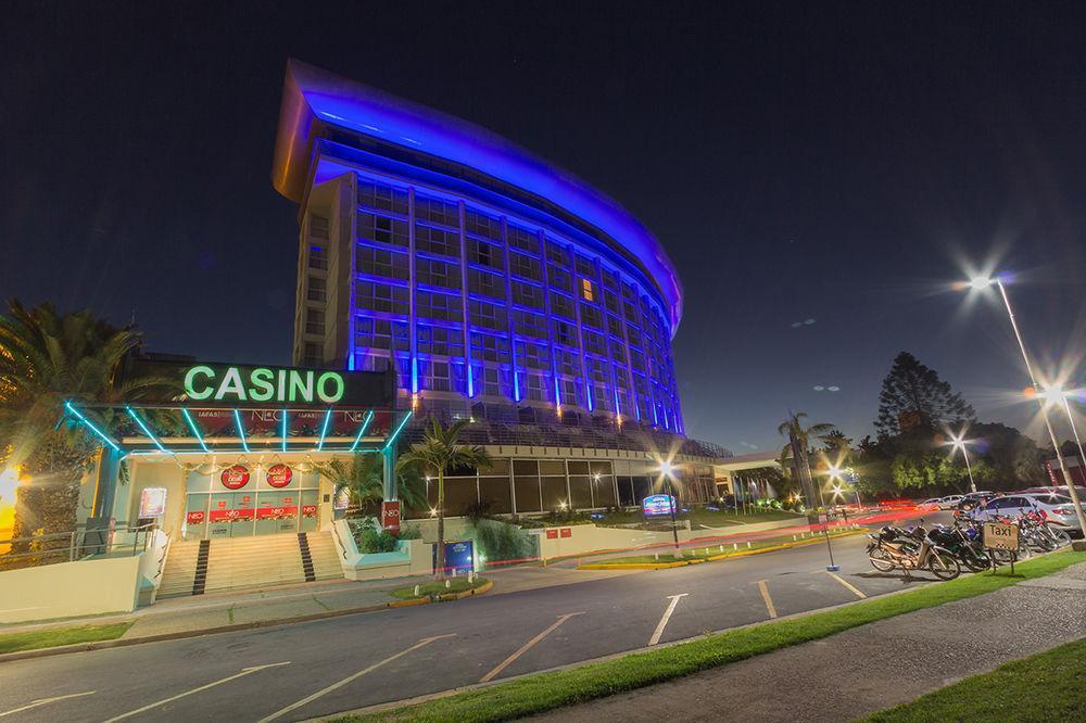 Howard Johnson Plaza Resort & Casino Mayorazgo Parana Exterior photo Casino Marina del Sol