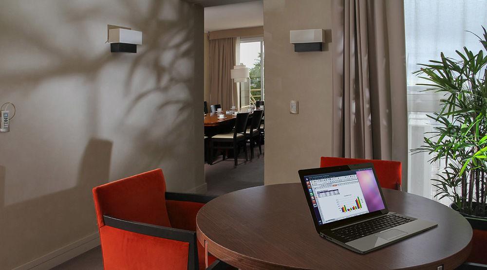 Howard Johnson Plaza Resort & Casino Mayorazgo Parana Exterior photo A typical hotel room